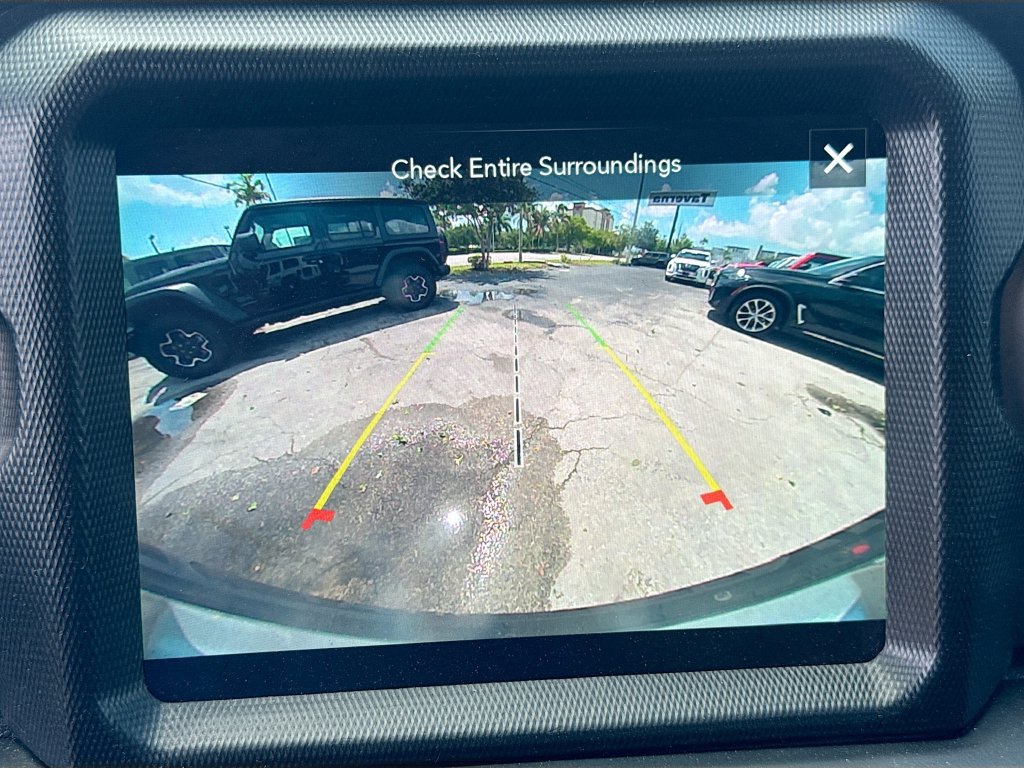 Certified 2022 Jeep Wrangler Unlimited Sport w/ Sun And Sound Package AWD/4WD image 15