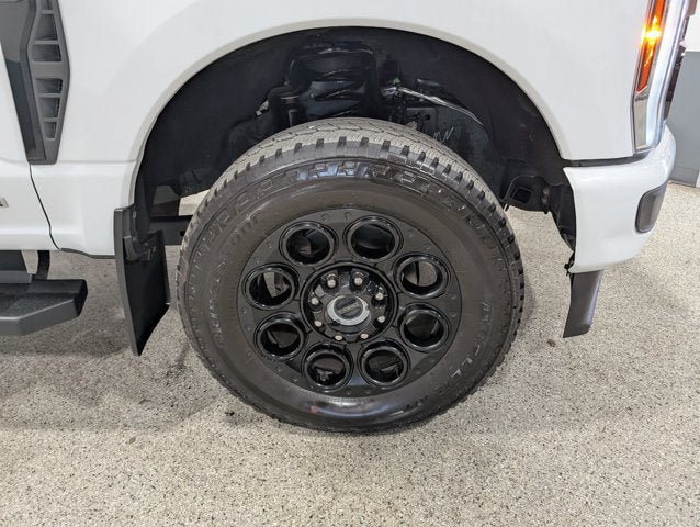 Used 2025 Ford F250 Lariat w/ Black Appearance Package AWD/4WD image 13