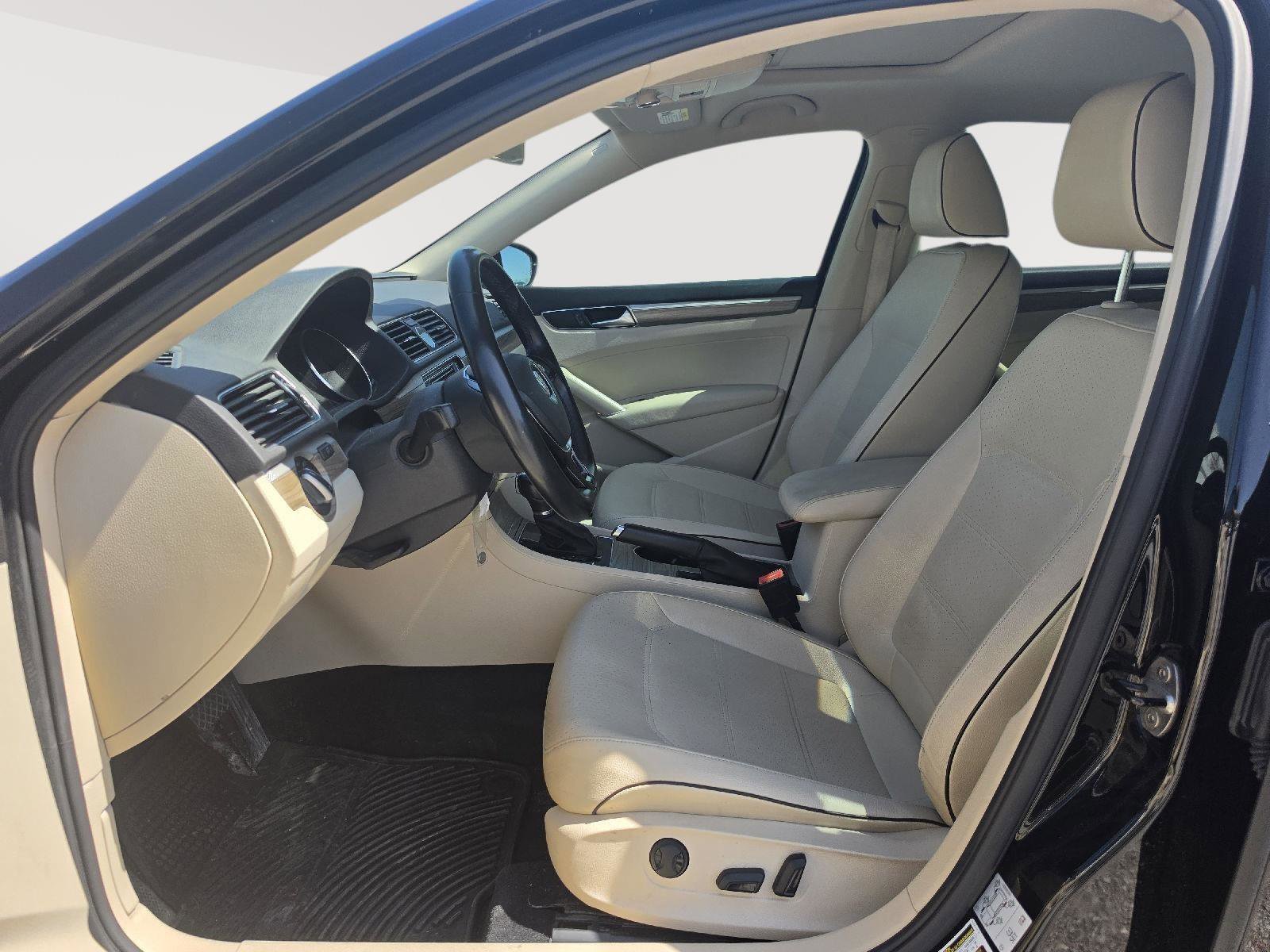 Used 2016 Volkswagen Passat 1.8T SE w/ Lighting Package (P06) FWD image 4