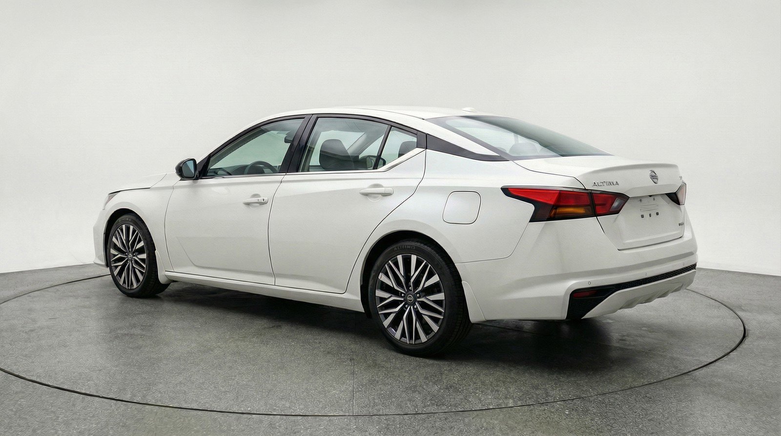 Used 2025 Nissan Altima 2.5 SV image 6