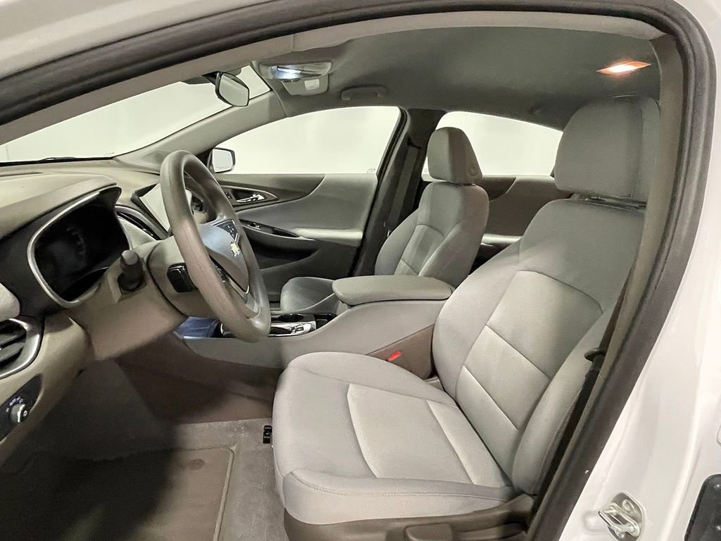 Used 2024 Chevrolet Malibu LS w/ Driver Confidence Package image 3