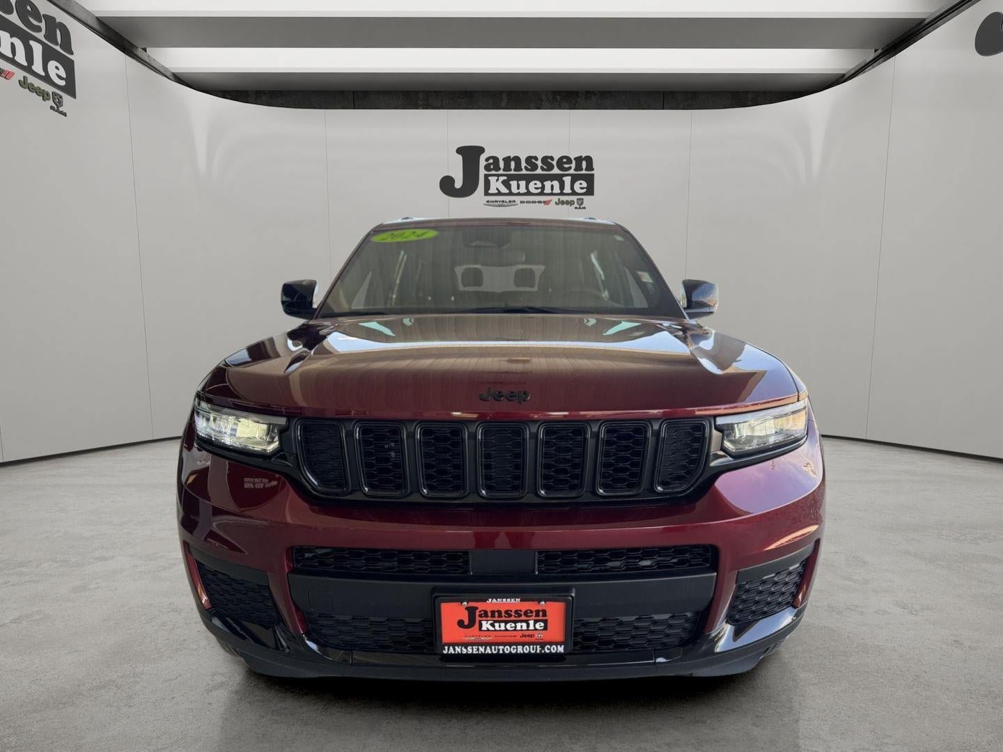Used 2024 Jeep Grand Cherokee L Altitude AWD/4WD image 4