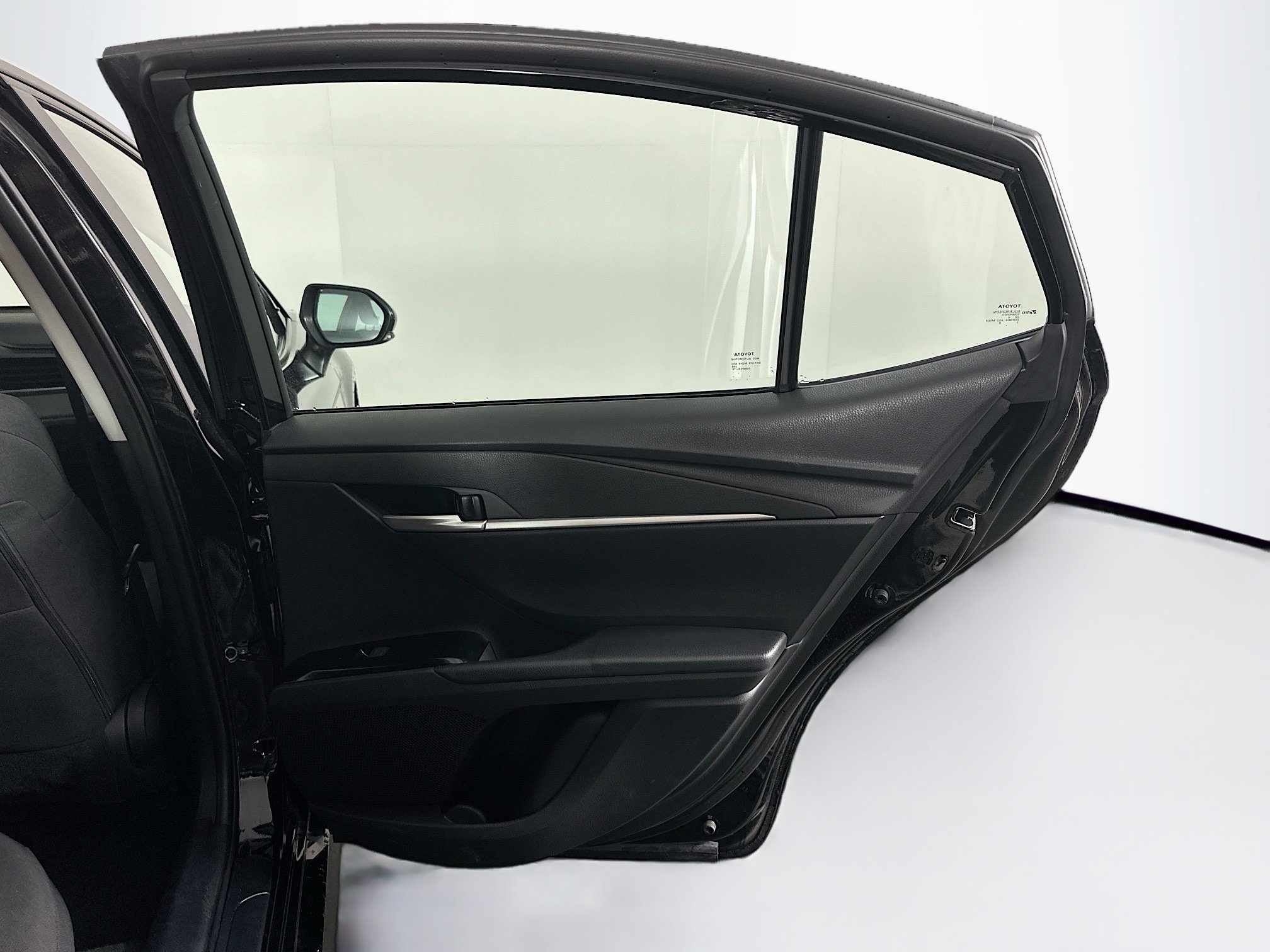 Used 2025 Toyota Camry LE image 30