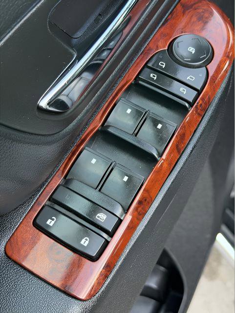 Used 2013 Chevrolet Avalanche LTZ image 15