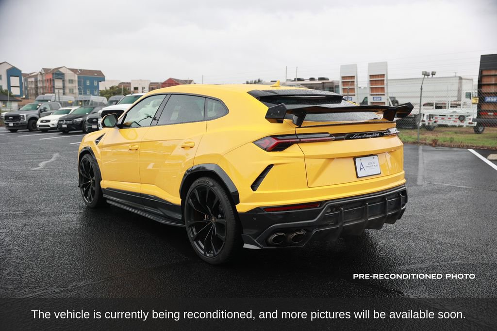 Used 2019 Lamborghini Urus image 3