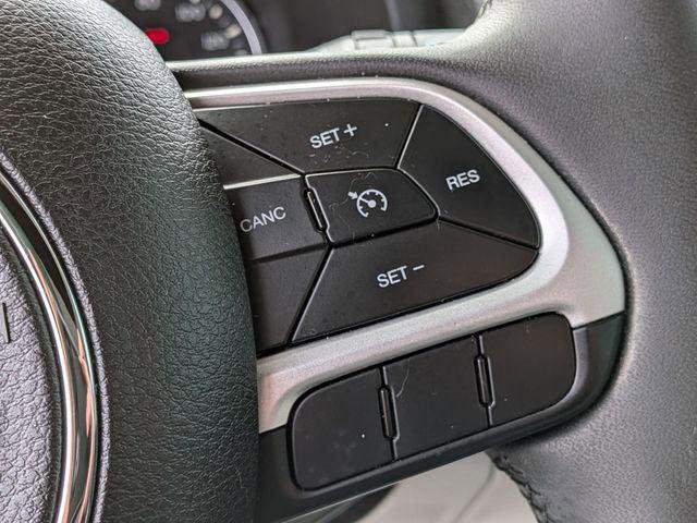 Certified 2018 Jeep Renegade Latitude w/ Popular Equipment Group image 19