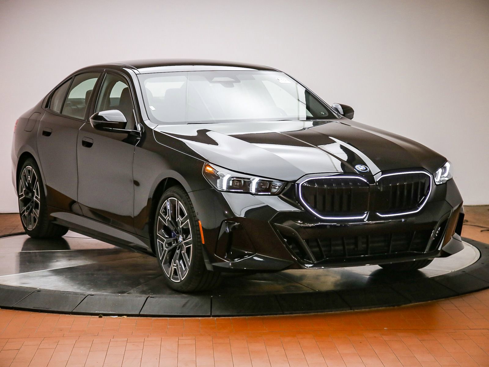New 2027 BMW 550e xDrive AWD/4WD image 6