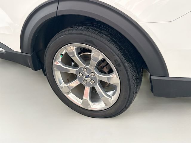 Used 2020 Ford Explorer Platinum w/ Premium Technology Package AWD/4WD image 36