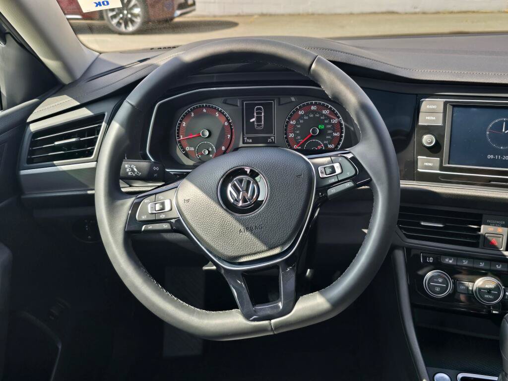 Used 2020 Volkswagen Jetta SE w/ SE Cold Weather Package FWD image 19