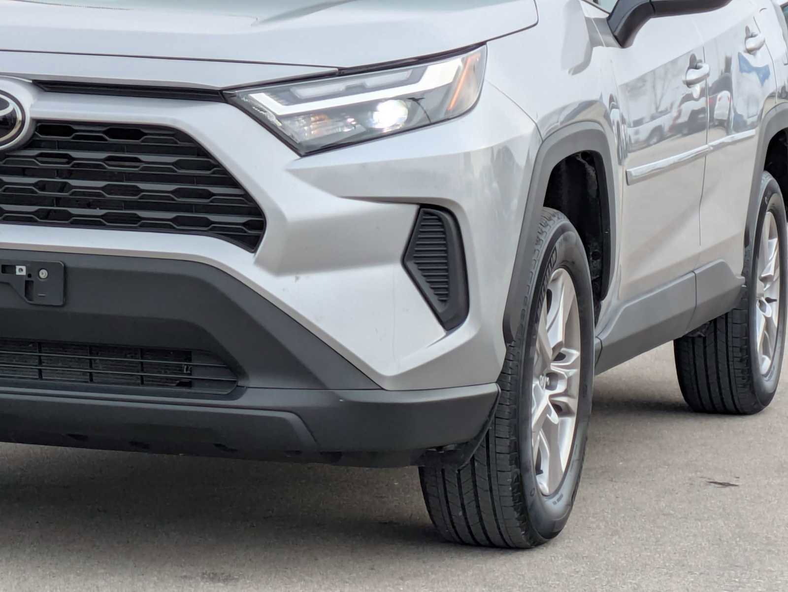 Used 2023 Toyota RAV4 XLE w/ Convenience Package AWD/4WD image 10