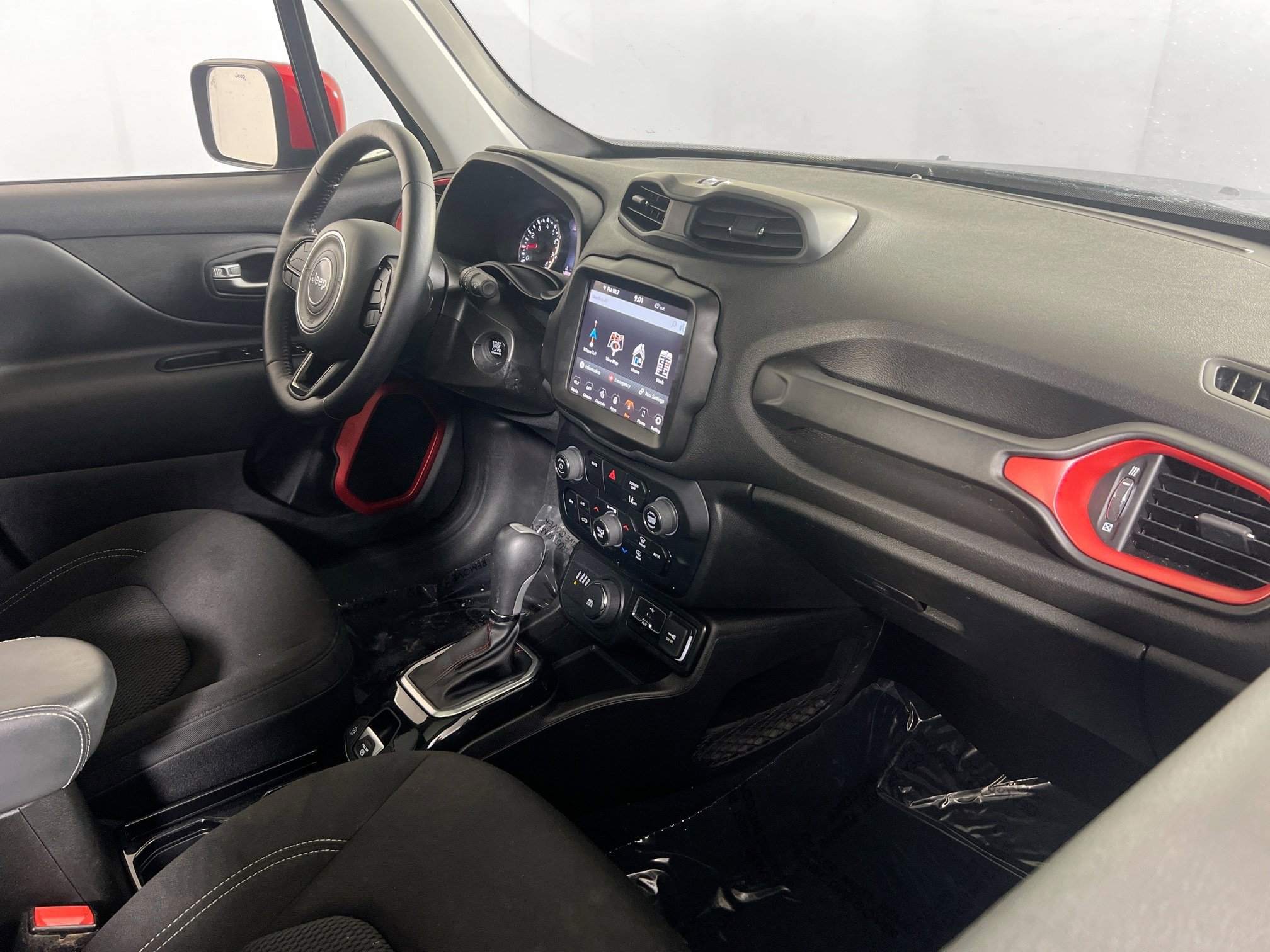 Used 2022 Jeep Renegade Latitude w/ Sun/Sound Group AWD/4WD image 29