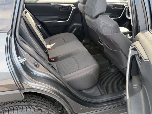 Used 2021 Toyota RAV4 LE FWD image 24