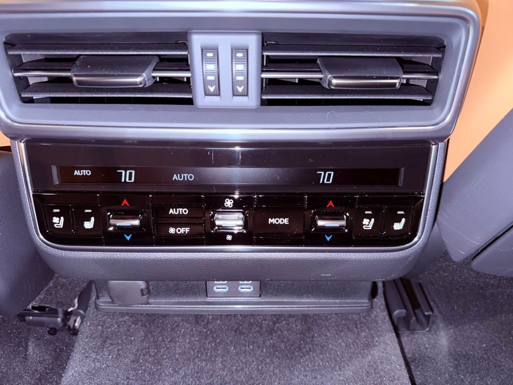 Certified 2026 Lexus LX 600 4WD w/ Luxury Package image 21