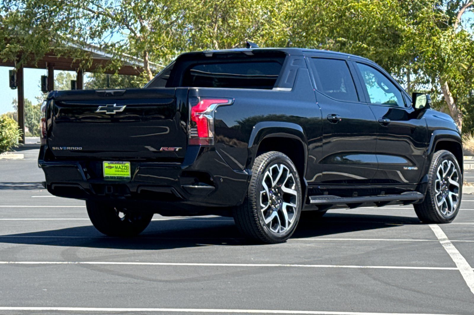 Used 2025 Chevrolet Silverado EV RST AWD/4WD image 11