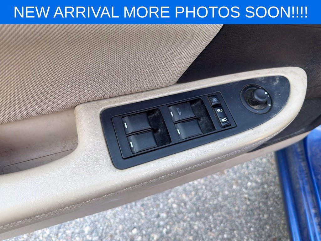 Used 2013 Dodge Avenger SE FWD image 16