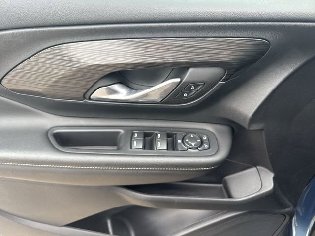 Used 2024 GMC Terrain SLE w/ Driver Convenience Package image 21