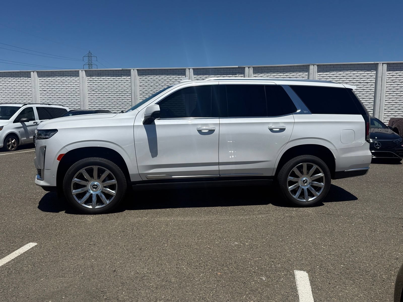 Used 2024 Cadillac Escalade Premium Luxury Platinum w/ LPO, Floor Liner Package AWD/4WD image 2