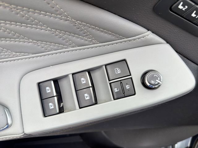 Used 2019 Toyota Avalon Limited w/ Carpet Mat Package image 21