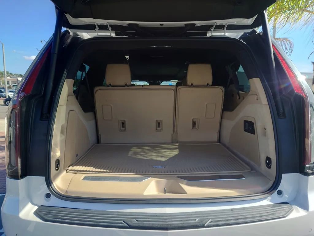 Used 2021 Cadillac Escalade ESV Premium Luxury image 7