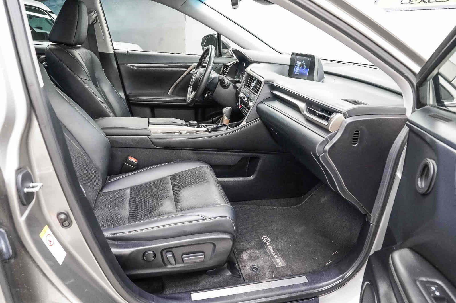 Used 2018 Lexus RX 350 FWD w/ Accessory Package image 17
