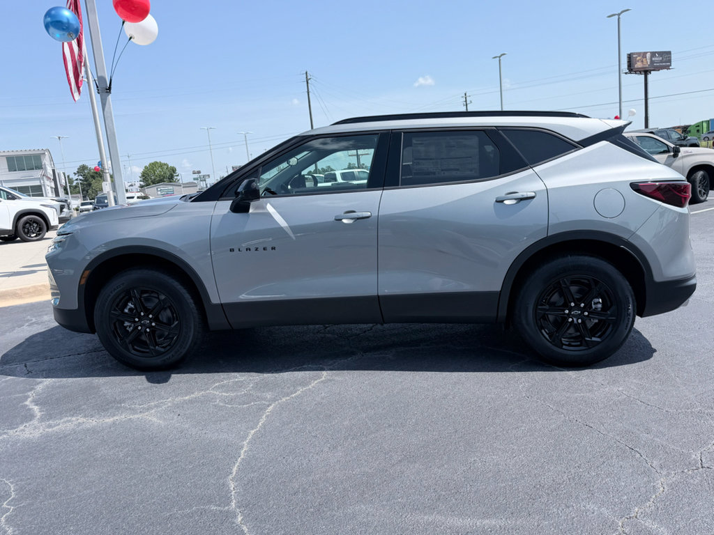 New 2026 Chevrolet Blazer LT w/ Midnight/Sport Edition FWD image 5