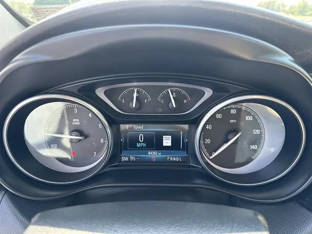 Used 2019 Buick Envision Essence FWD image 10