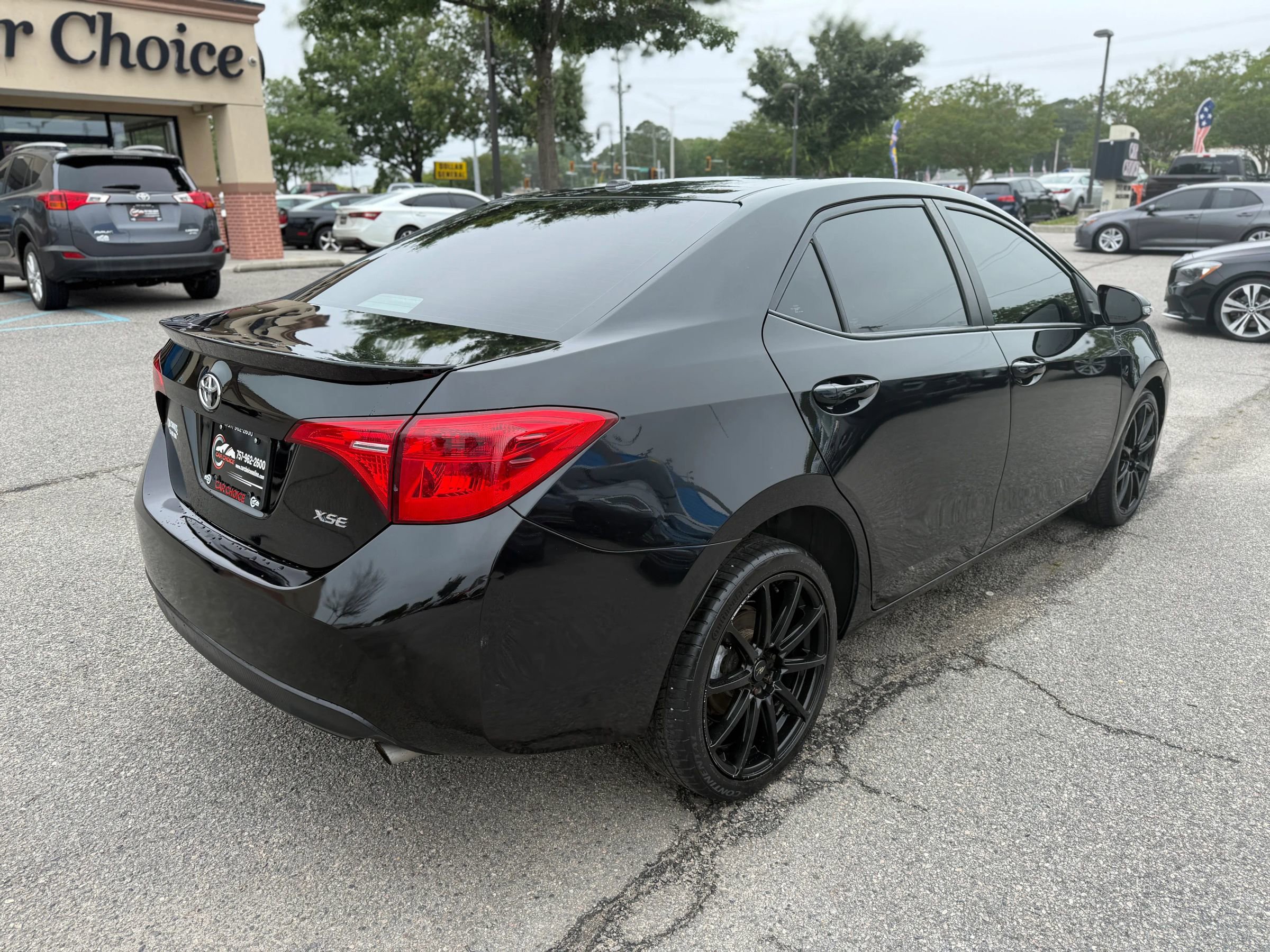 Used 2017 Toyota Corolla XSE w/ Carpet Mat Package (TMS) FWD image 7