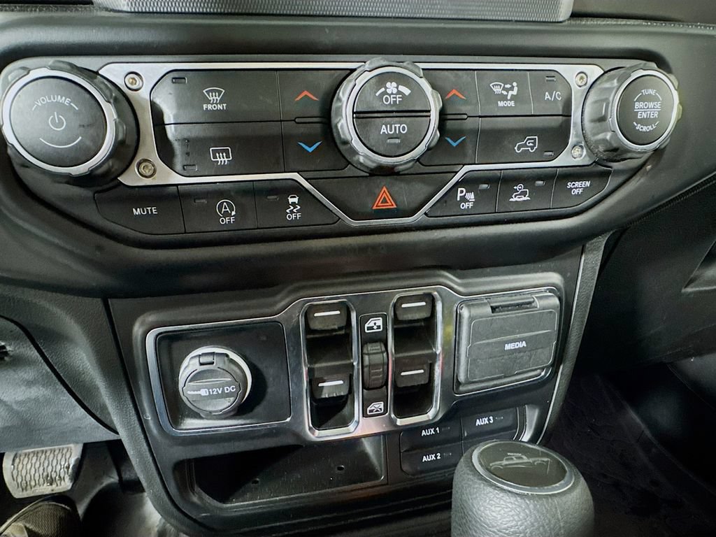 Used 2021 Jeep Gladiator Sport AWD/4WD image 18