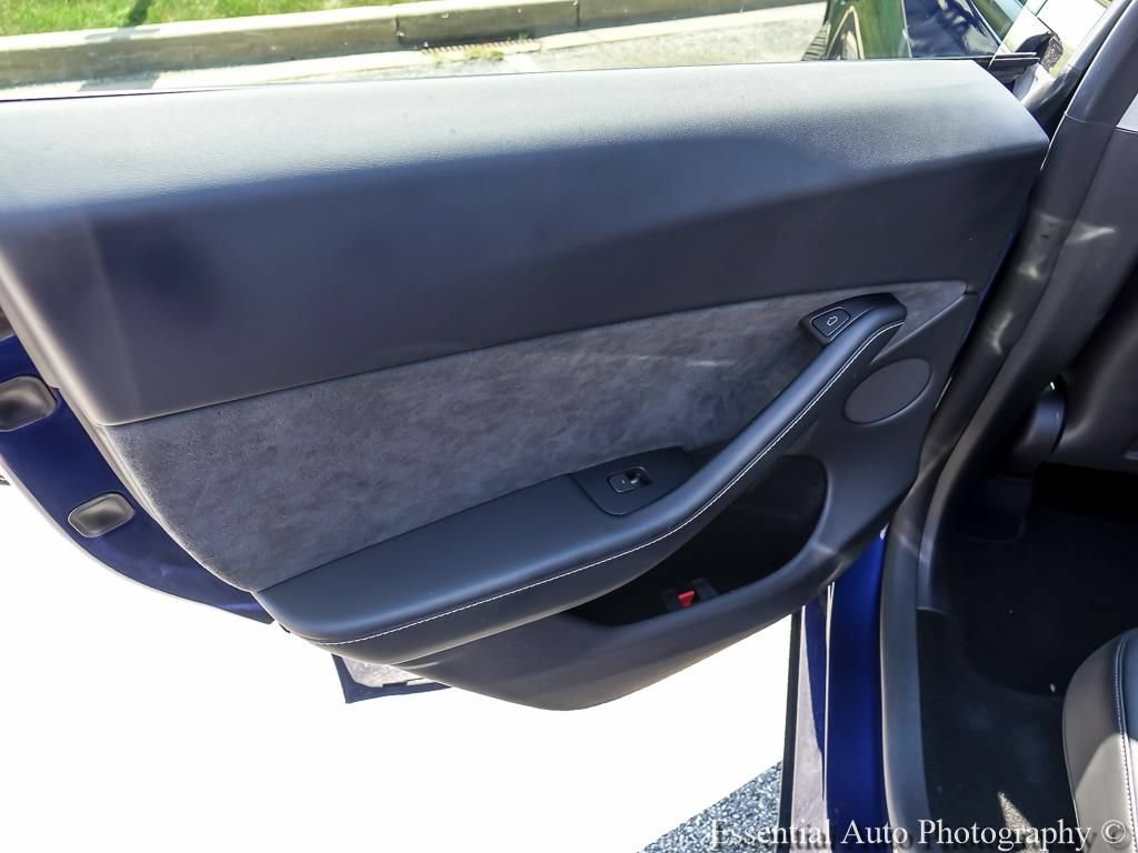 Used 2024 Tesla Model Y Long Range AWD/4WD image 30