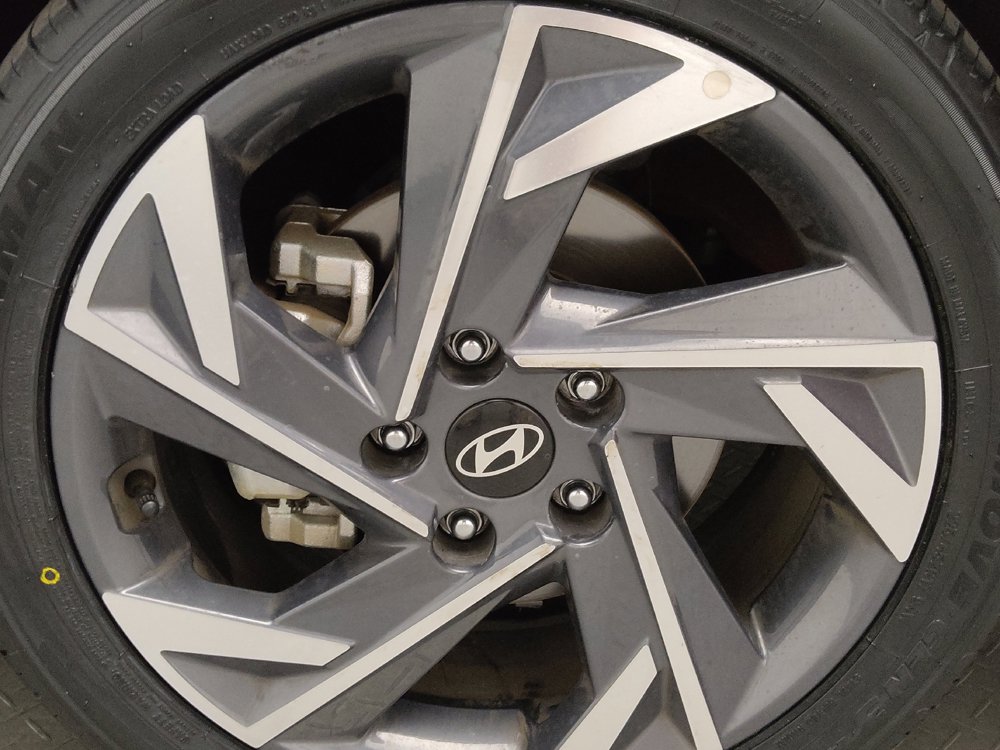 Used 2025 Hyundai Elantra Limited FWD image 31