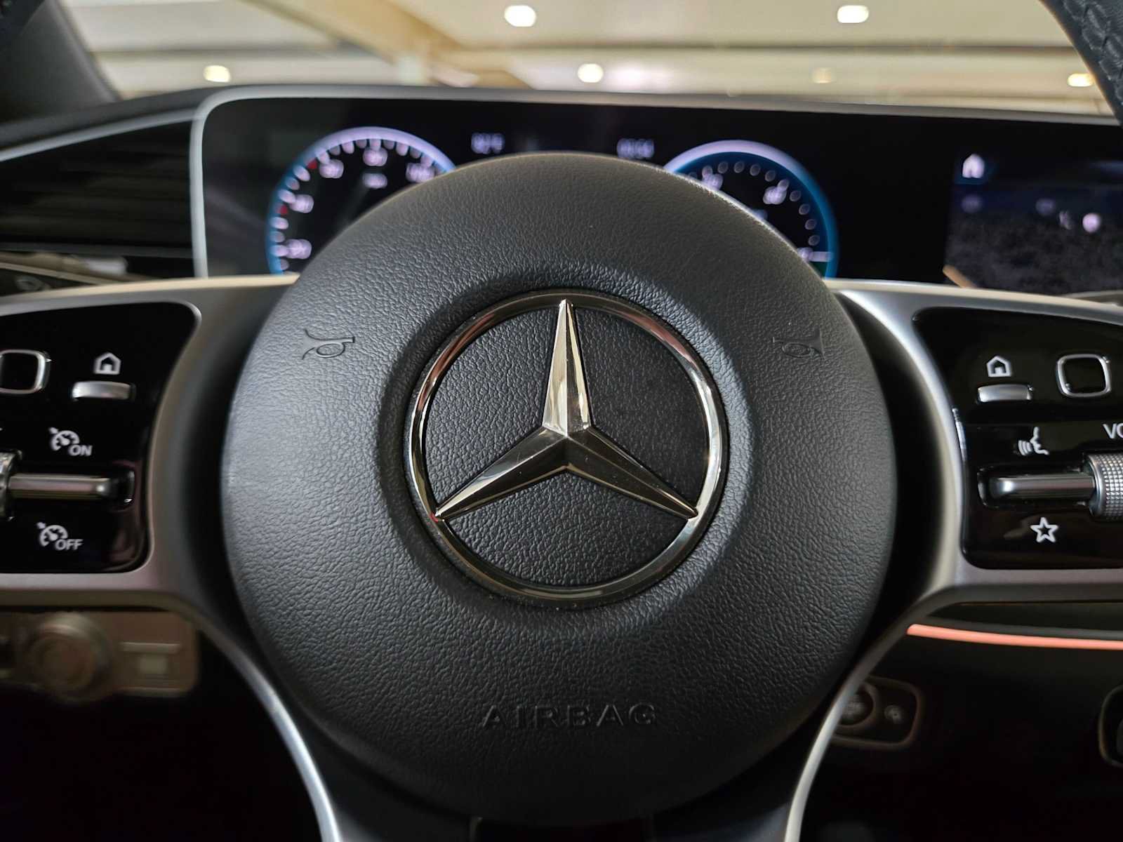 Used 2022 Mercedes-Benz GLE 350 4MATIC w/ Premium Package image 24