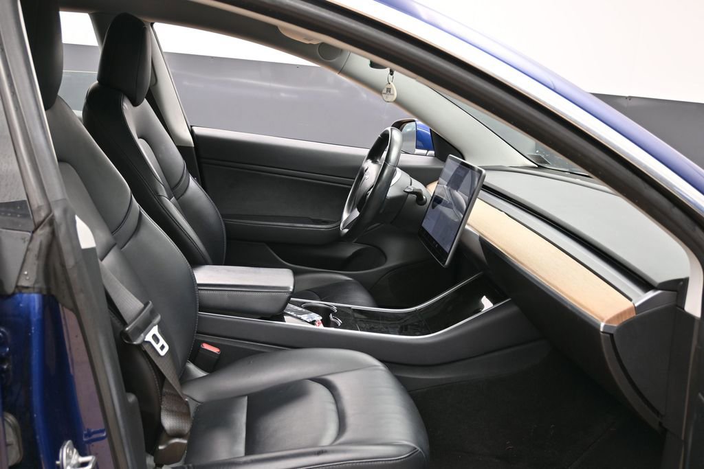 Used 2018 Tesla Model 3 Long Range RWD image 38