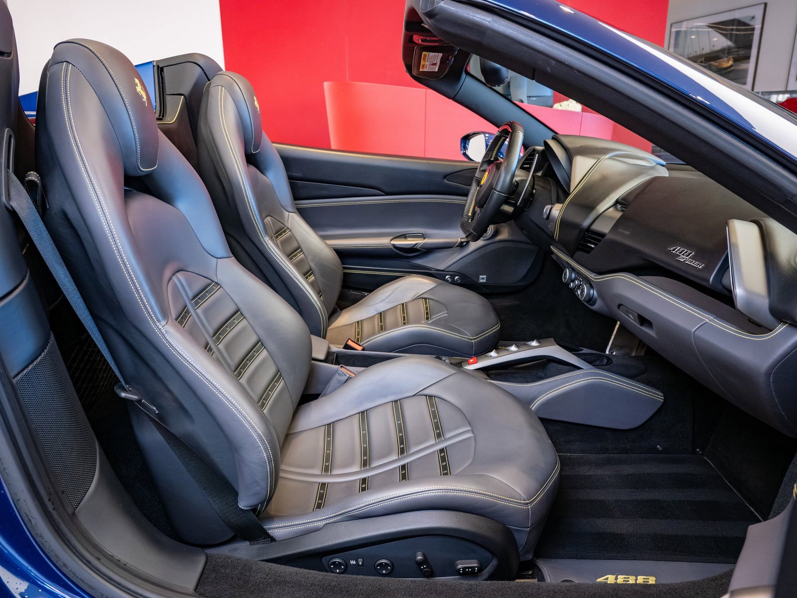 Used 2017 Ferrari 488 Spider image 18