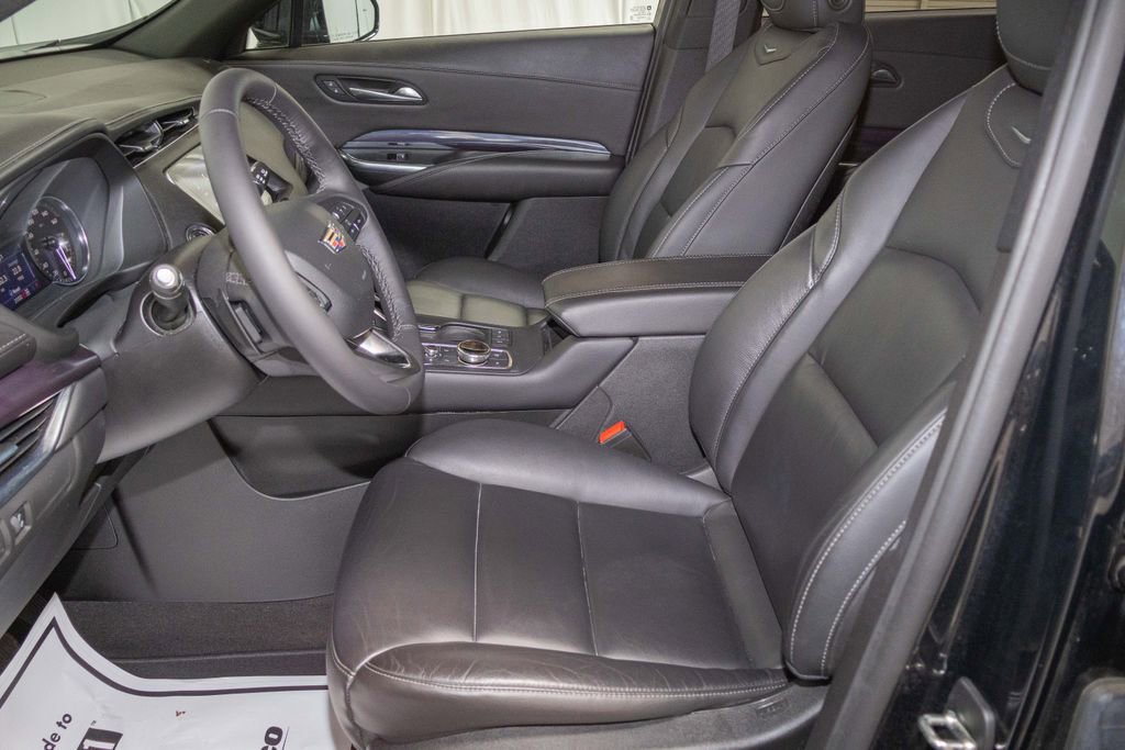 Used 2023 Cadillac XT4 Luxury w/ Cold Weather Package image 11