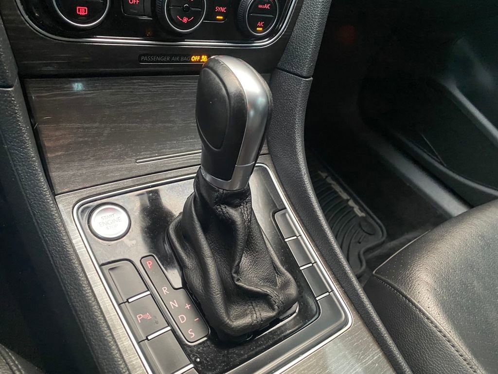 Used 2017 Volkswagen Passat 1.8T SE image 17