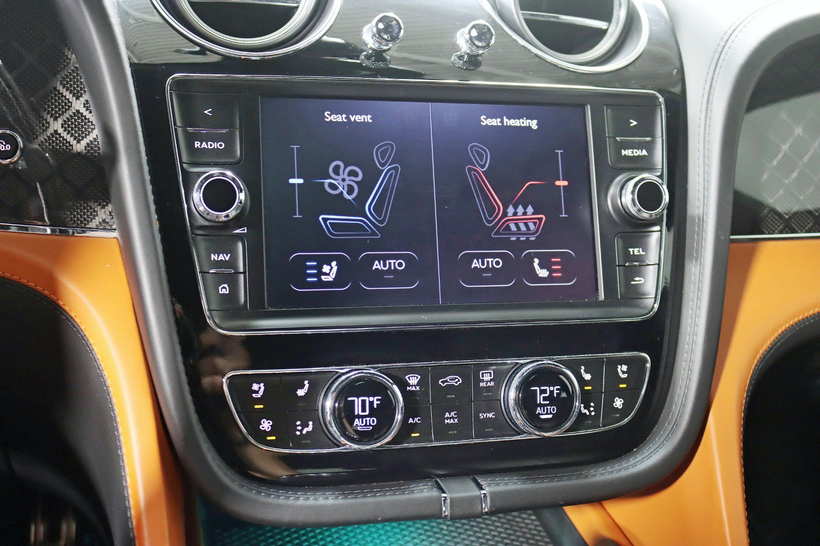Used 2020 Bentley Bentayga Design Series AWD/4WD image 25