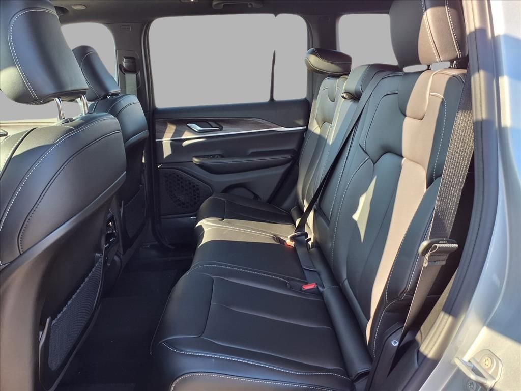 New 2025 Jeep Grand Cherokee Limited AWD/4WD image 23