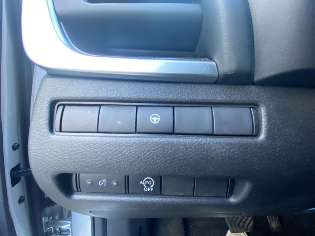 Used 2023 Nissan Rogue SV AWD/4WD image 27