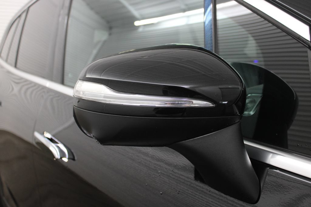 Used 2023 Mercedes-Benz EQS 450+ SUV image 13