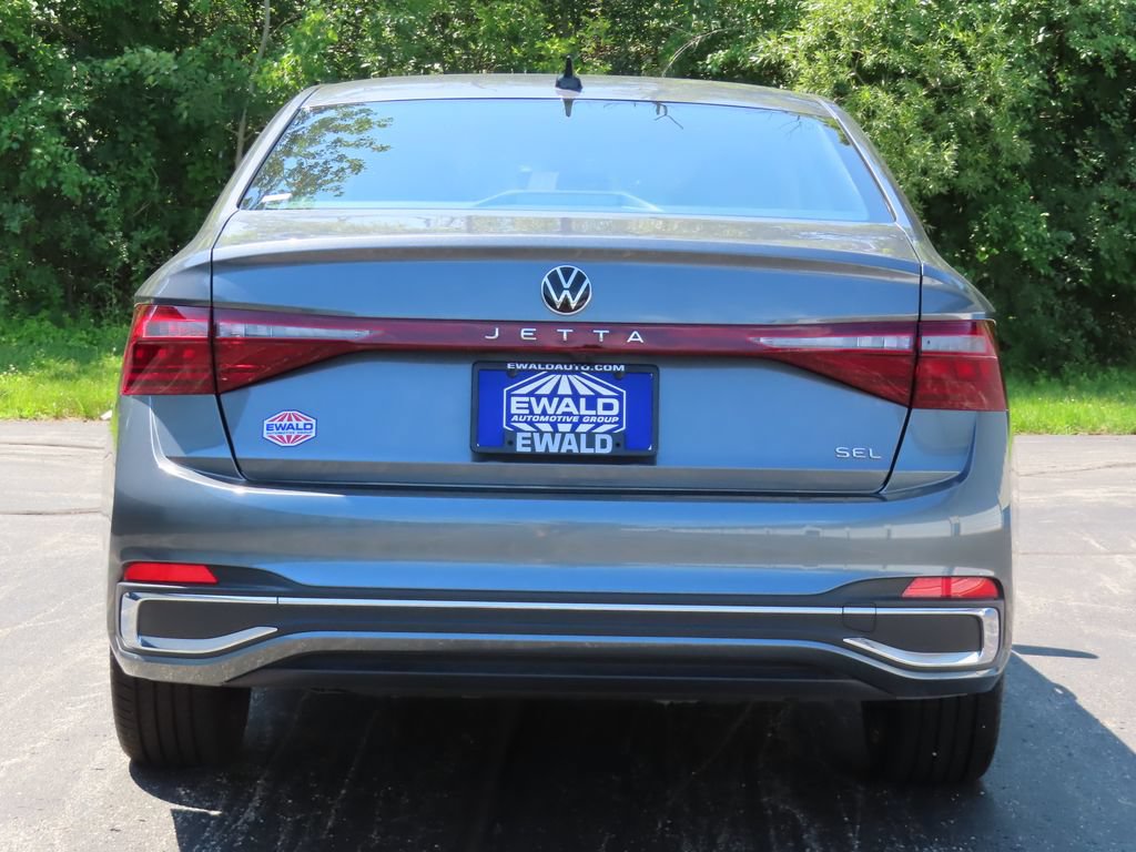 Used 2025 Volkswagen Jetta SEL FWD image 14