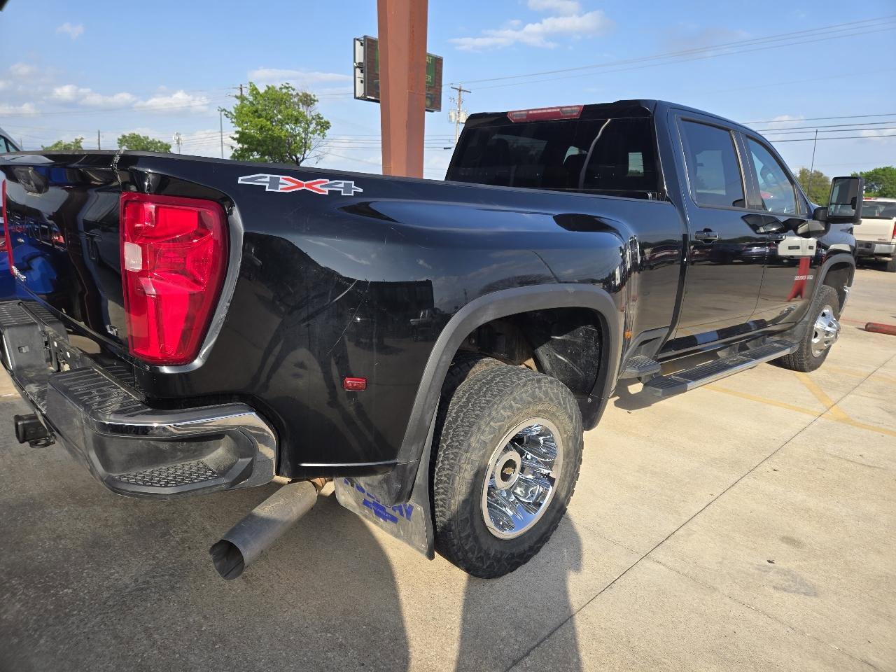 Used 2022 Chevrolet Silverado 3500 LT w/ Convenience Package AWD/4WD image 7