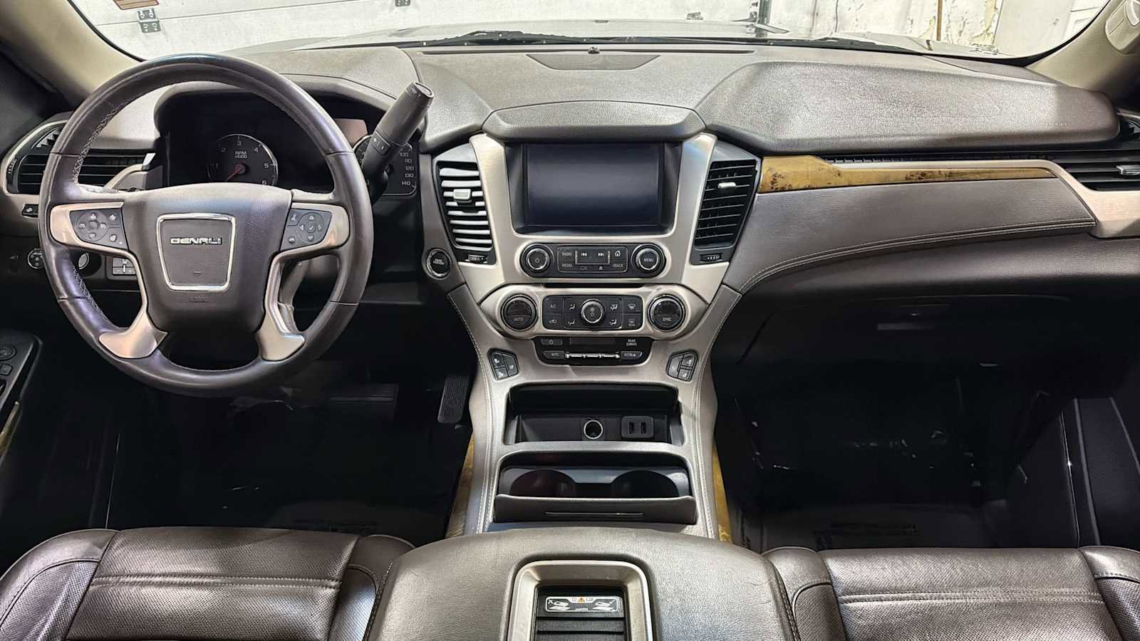Used 2017 GMC Yukon Denali AWD/4WD image 27
