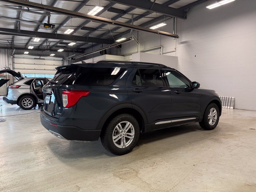 Used 2023 Ford Explorer XLT w/ Equipment Group 202A AWD/4WD image 7
