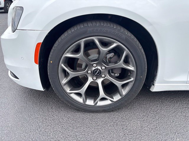 Used 2017 Chrysler 300 S w/ 300S Premium Group 2 RWD image 10