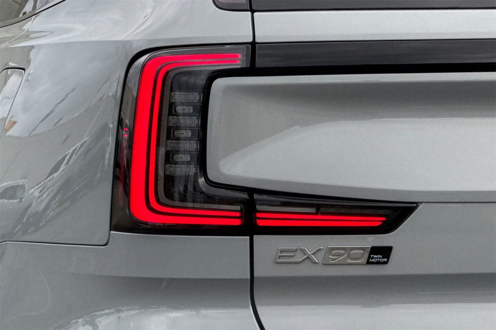 New 2025 Volvo EX90 Plus w/ Protection Package Premier image 27