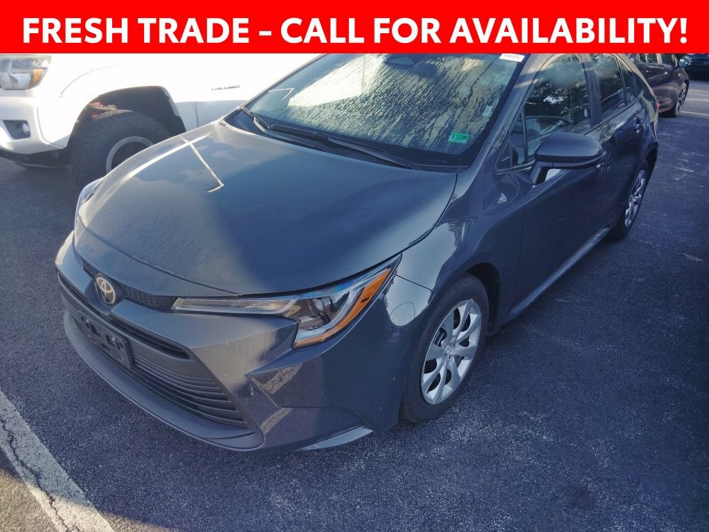 Used 2025 Toyota Corolla LE FWD image 1