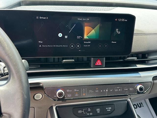Used 2026 Kia Carnival FWD image 32