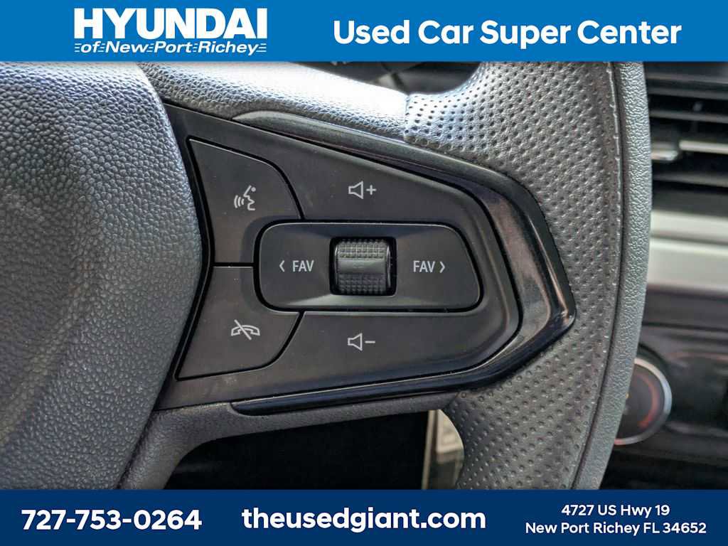Used 2025 Chevrolet Trax LS FWD image 30