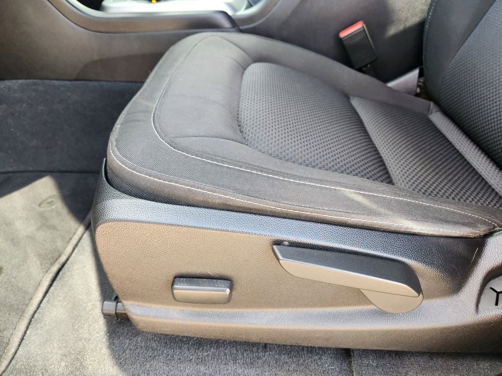 Used 2020 Chevrolet Colorado LT w/ LT Convenience Package RWD image 30