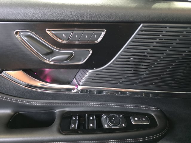 Used 2020 Lincoln Corsair AWD w/ Premium Package image 27